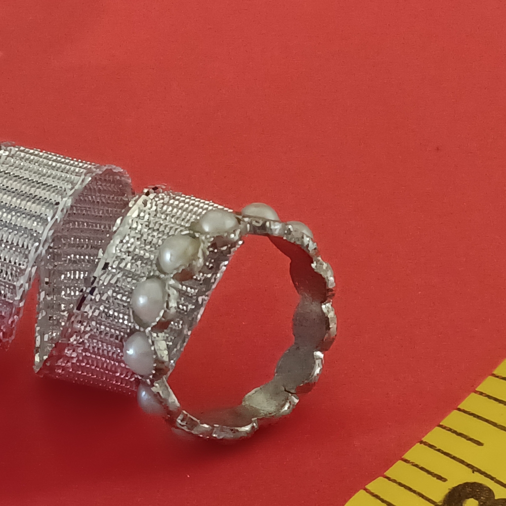 Elegant Silver and Pearl Ring